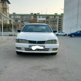 Nissan Sunny 2000
