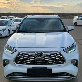 Toyota Highlander 2021