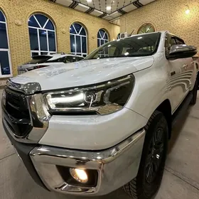 Toyota Hilux 2025