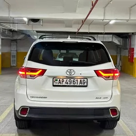 Toyota Highlander 2017