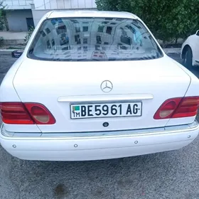 Mercedes-Benz E320 1998