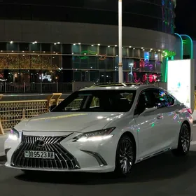 Lexus ES 350 2022
