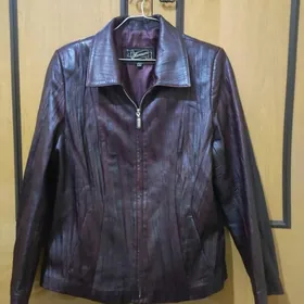 Кожаный костюм женский