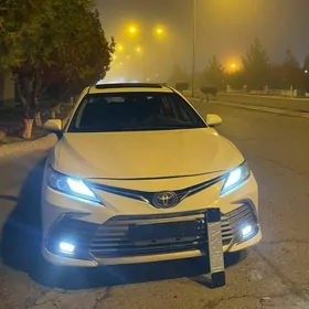 Toyota Camry 2018