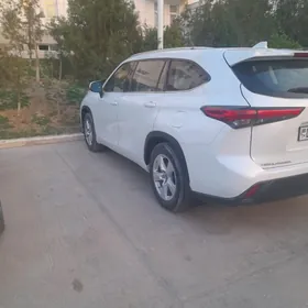 Toyota Highlander 2020