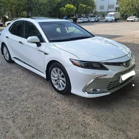 Toyota Camry 2021