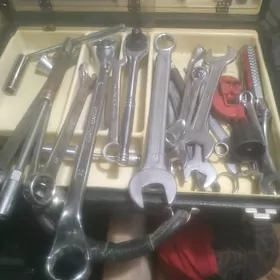 набор разных ключей