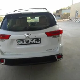 Toyota Highlander 2019