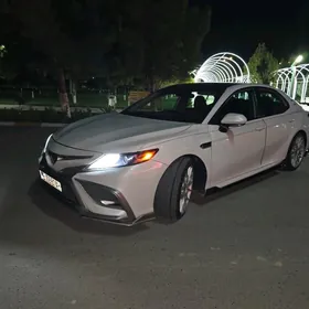 Toyota Camry 2021