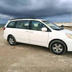 Toyota Sienna 2004