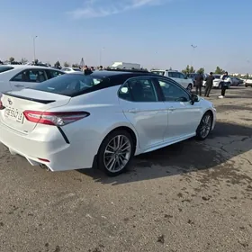 Toyota Camry 2019