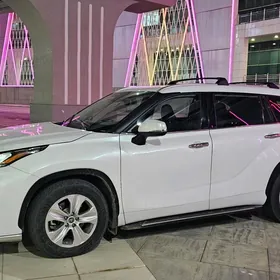 Toyota Highlander 2023