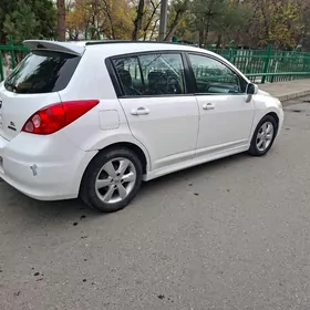 Nissan Versa 2010