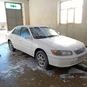 Toyota Camry 2001