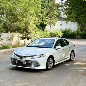 Toyota Camry 2018