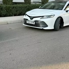 Toyota Camry 2018