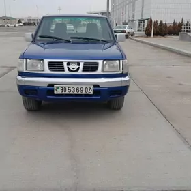 Nissan Navara 2001