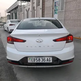 Hyundai Elantra 2020