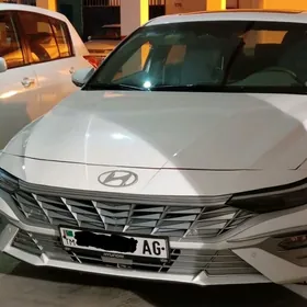 Hyundai Elantra 2025