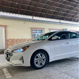 Hyundai Elantra 2020