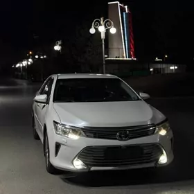 Toyota Camry 2015