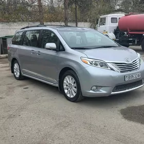 Toyota Sienna 2016