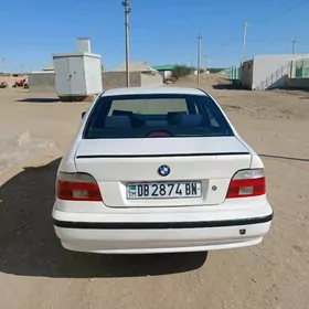 BMW E39 2000