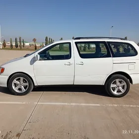 Toyota Sienna 2000