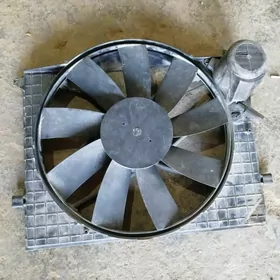 MERCEDES 220 WENTILYATOR