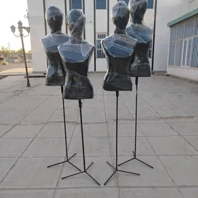 maneken jeniskiy kelleli