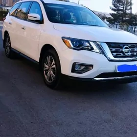 Nissan Pathfinder 2020