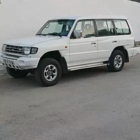 Mitsubishi Pajero 1999