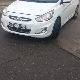Hyundai Accent 2011