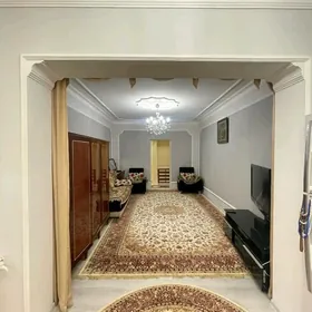 3 ком 4/1 этаж Ким район