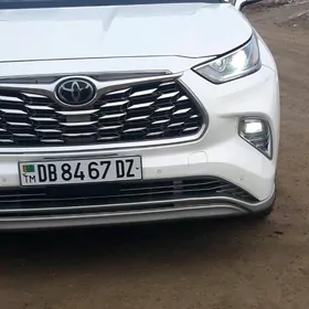 Toyota Highlander 2021