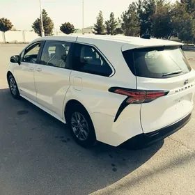 Toyota Sienna 2021