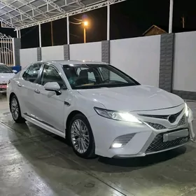 Toyota Camry 2020