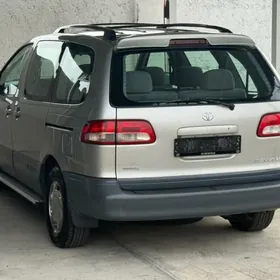 Toyota Sienna 2003