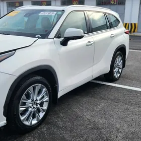 Toyota Highlander 2020