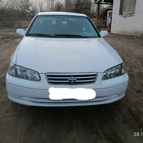 Toyota Camry 2001