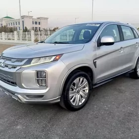 Mitsubishi Outlander Sport 2020