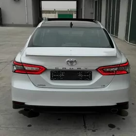 Toyota Camry 2018