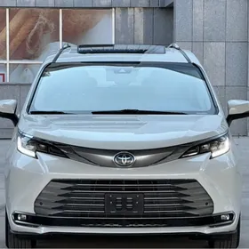 Toyota Sprinter 2021