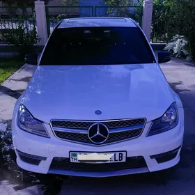 Mercedes-Benz C300 2011