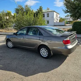 Toyota Camry 2004