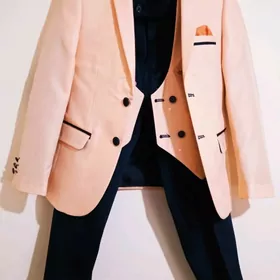 Костюм тройка