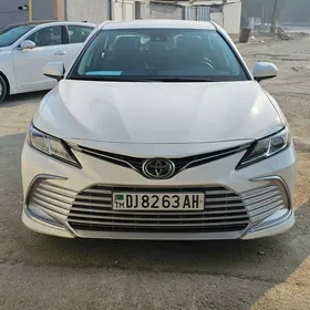 Toyota Camry 2020