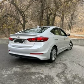 Hyundai Elantra 2017