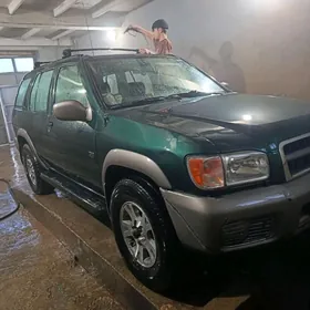 Nissan Pathfinder 2000