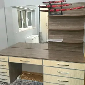 ýüz görülýän aýna